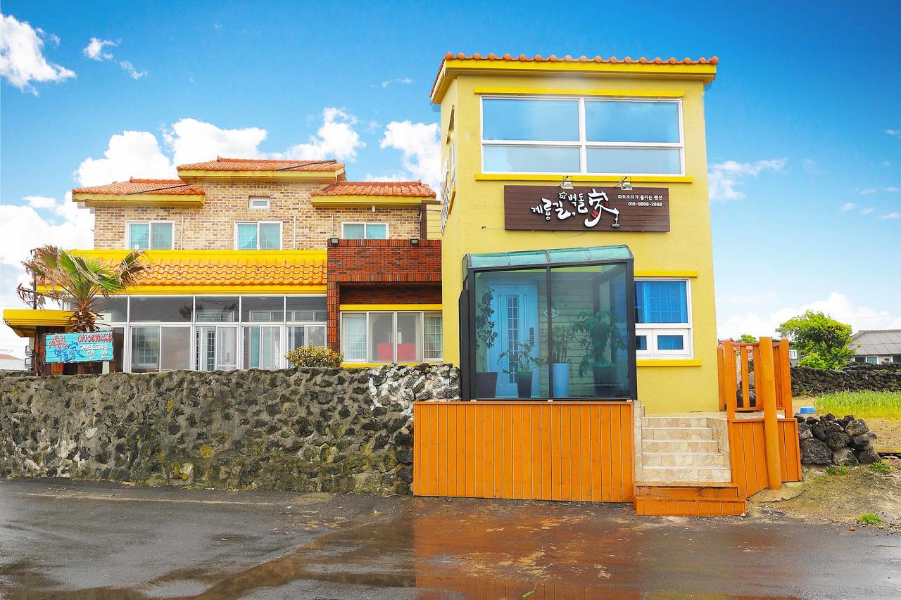 Gyeryonggil Pension Jeju Luaran gambar
