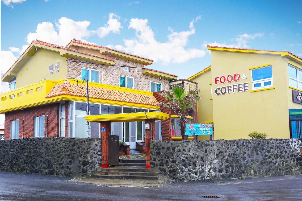 Gyeryonggil Pension Jeju Luaran gambar